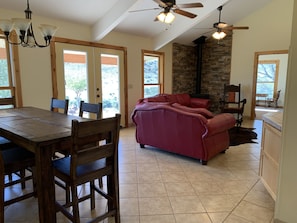 Interior - Cozy Home With Mountain Views Near Davis Mtn State Park and McDonald Observatory (Fort Davis)