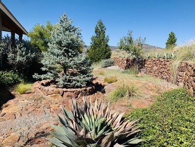Cozy Home With Mountain Views Near Davis Mtn State Park and McDonald Observatory