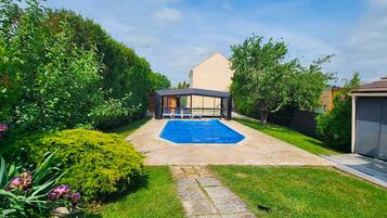 Sisäuima-allas, ulkouima-allas