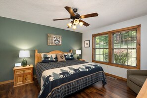 4 chambres, fer et planche à repasser, lit de bébé portatif, Wi-Fi