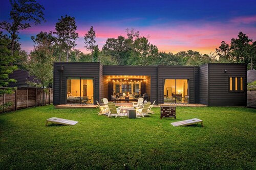 CASA GRANADA - 5 Bed 4 Bath + FirePit + Patio + Large Backyard + TV's