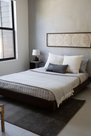 4 chambres, coffres-forts dans les chambres, bureau