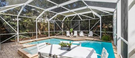 Et oppvarmet basseng