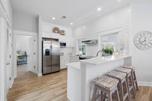 Fridge, microwave, oven, stovetop - Free Pool heat for All NOV and Dec Stays! (Santa Rosa Beach)