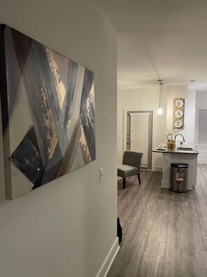 Interior - stylish luxe 3 bedroom unit with resort style pool (McKinney)