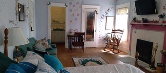 BOUGAINVILLEA BED & BREAKFAST SUITE #5 WILDERNESS