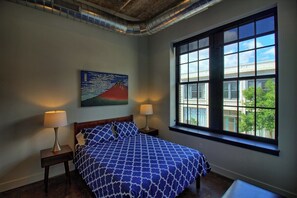 1 soverom, skrivebord, strykejern/-brett og wi-fi