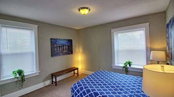 1 bedroom, desk, iron/ironing board, WiFi