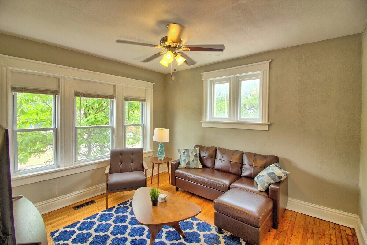 TV, Netflix, streaming services, offices