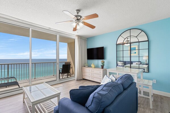 Fernseher, Tischtennisplatte