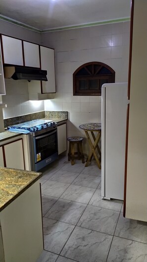 Fridge, stovetop, coffee/tea maker, blender - Arraial do Cabo - Luxury suite (Arraial do Cabo)