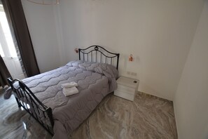 1 bedroom, WiFi - The penthouse flat - sea views (L-Isla)