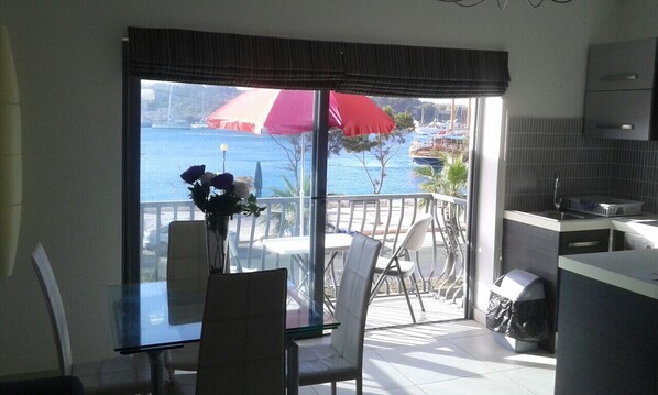 Dining - Water Front Flat - balcony (Tas-Sliema)