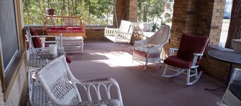 Bougainvillea Bed & Breakfast Suite #8 Galactic