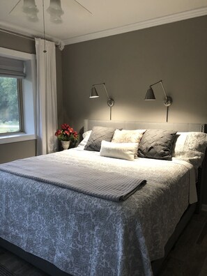 4 habitaciones, tabla de planchar con plancha, wifi y ropa de cama