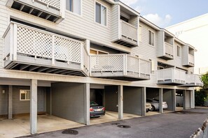 Exterior - Captain’s Suite Beach Condo Near Rudee Inlet (Virginia Beach)