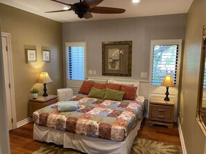 3 bedrooms, iron/ironing board, travel crib, free WiFi - Lae Nani 311. Huge Ground Floor Ocean Front Condo! (Kapaʻa)