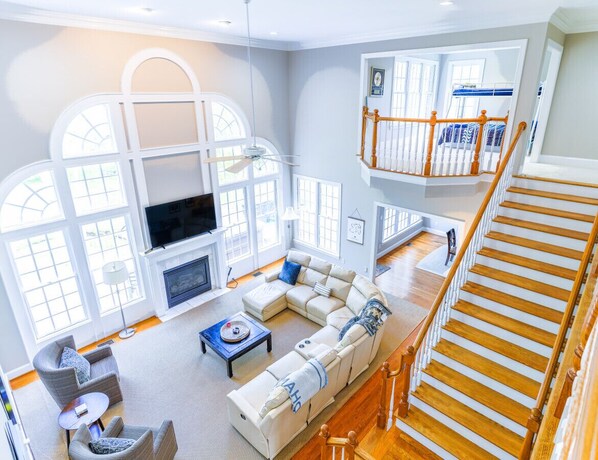 تلفزيون ذكي، تنس طاولة، كُتُب