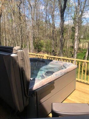 مغطس سبا خارجي