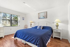 2 bedrooms, iron/ironing board, free WiFi, bed sheets - Palms Villa Comfy & Minutes from Anna Maria Island (Bradenton)