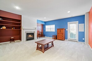 Interior - Three levels 3 bedrooms, 3.5 bathrooms, 2,224 sqft (Bristow)
