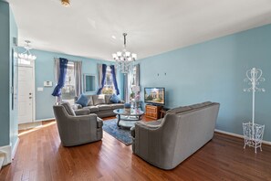 Living area - Three levels 3 bedrooms, 3.5 bathrooms, 2,224 sqft (Bristow)