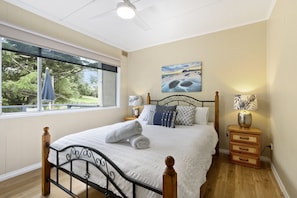 2 chambres, fer et planche à repasser, Wi-Fi gratuit, draps fournis