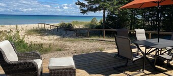 Lakefront Cottage on Soft Sand