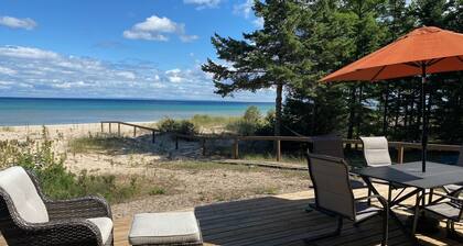 Lakefront Cottage on Soft Sand