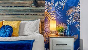 3 bedrooms, desk, iron/ironing board, travel cot