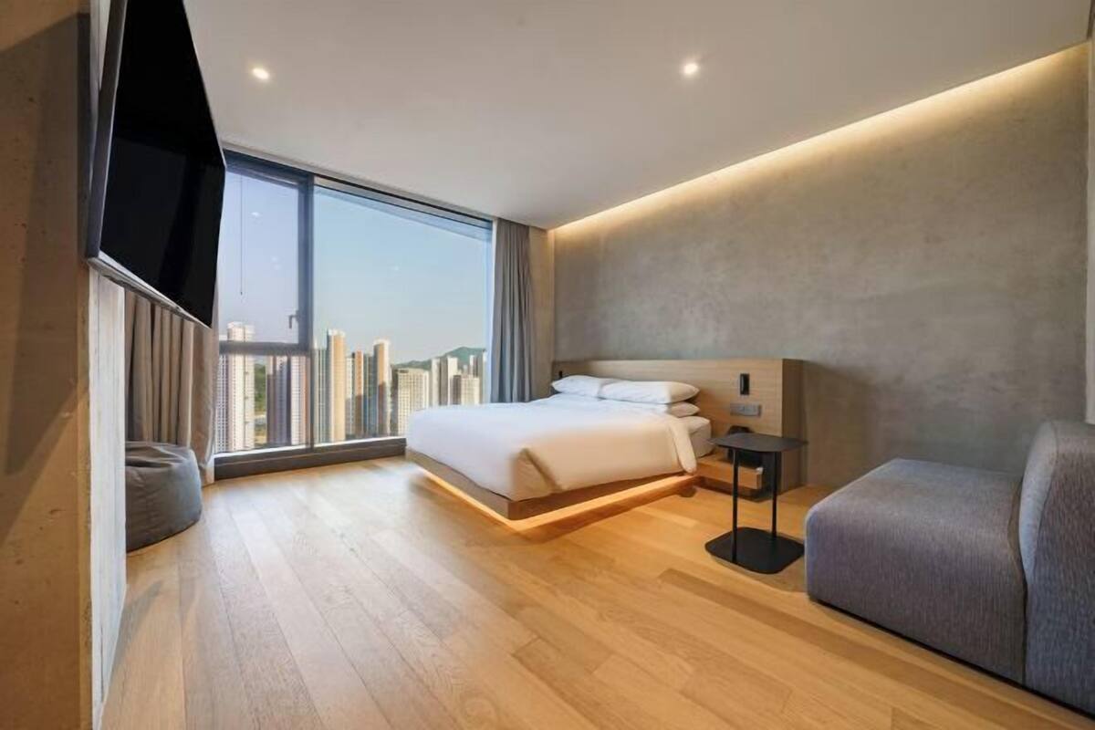 In-room safe, blackout curtains, soundproofing, free WiFi