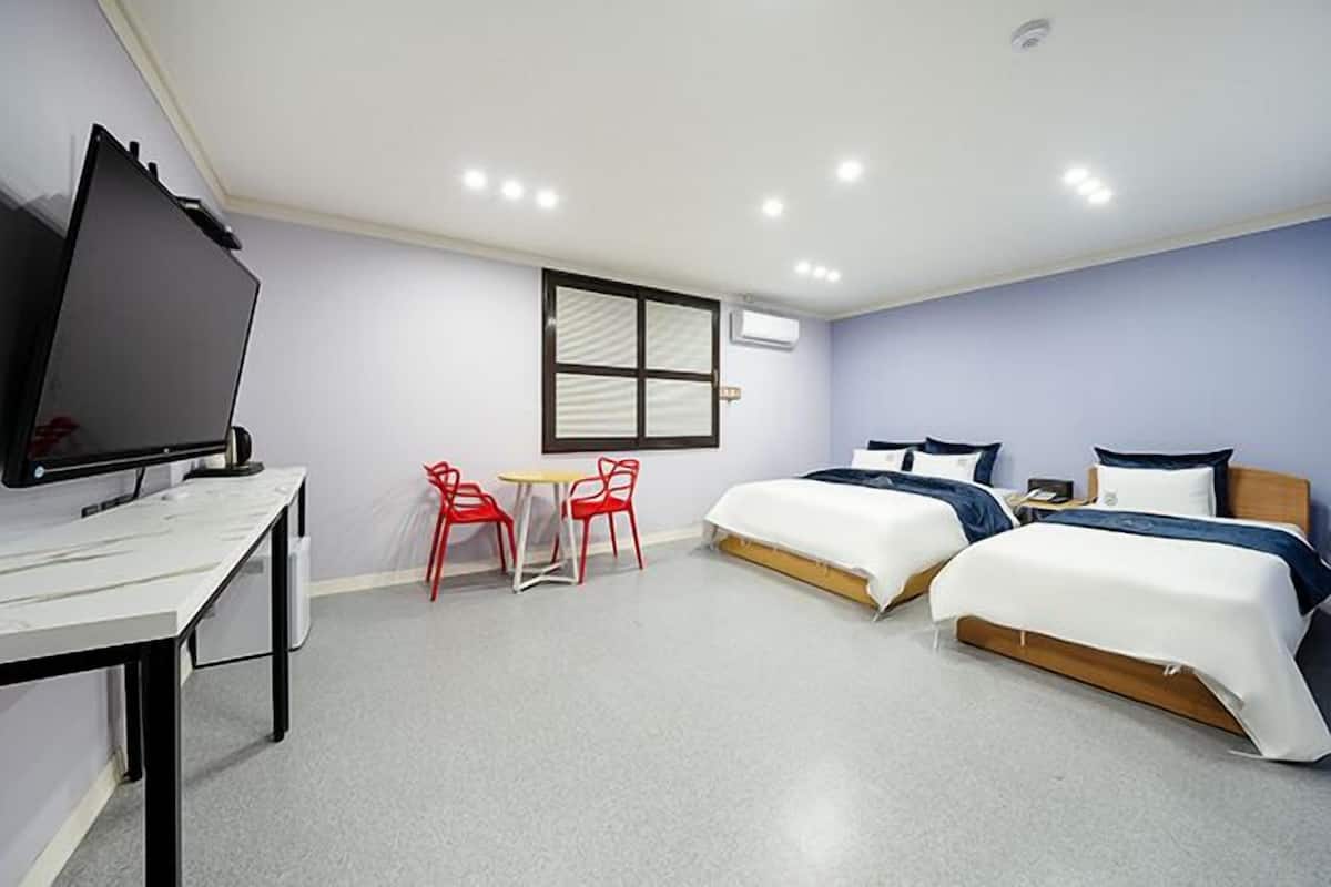 Basic Twin Room