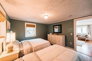 2 chambres, fer et planche à repasser, lit parapluie, Wi-Fi gratuit