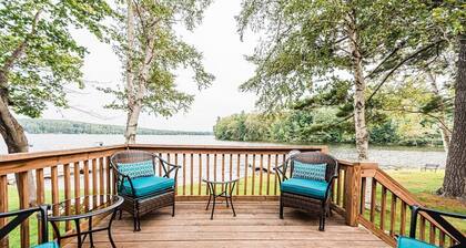 Cozy Keyes Cottage | Lakefront • Dock • Kayaks