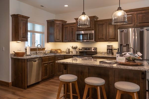 Frigorífic, microones, forn i placa de cuina