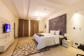 4 soverom, strykejern/-brett, wi-fi og sengetøy