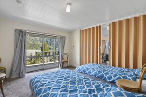 4 slaapkamers, een strijkplank/strijkijzer, wifi