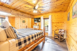 1 bedroom, iron/ironing board, free WiFi, bed sheets - ⭐️⛰Updated Premium Cabin w/ View ~Wears Valley(Close to Pigeon Forge/Gatlinburg) (Sevierville)