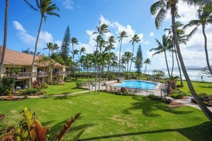 Unclassified image, 4 of 35, button