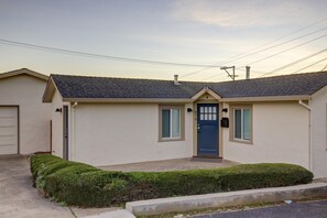 Exterior - NEWLY FURNISHED! RECENTLY RENOVATED! CUTE SPACE! CLOSE TO SFO! (SOUTH SAN FRANCISCO)