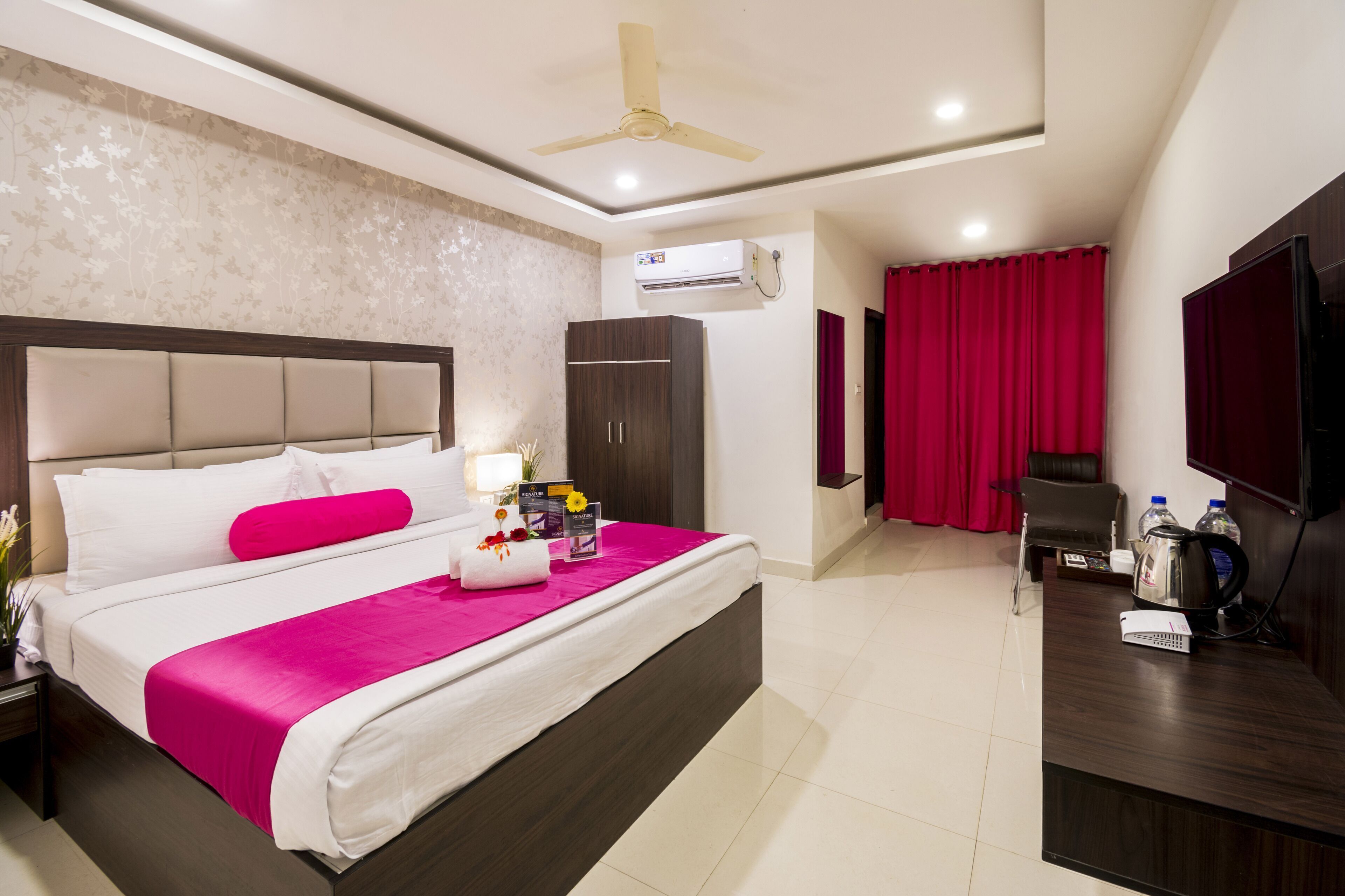 Egyptian cotton sheets, premium bedding, memory-foam beds, in-room safe