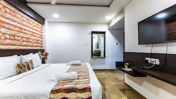 Egyptian cotton sheets, premium bedding, memory foam beds, in-room safe