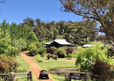 Balingup Rustic Retreat - Marian Ponds..Saltwater swimming pool, great gardens
