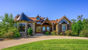 Exterior - Copper Cottage Private Heated Indoor Pool, Private Pickleball/Basketball Court (Sevierville)