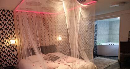 Romantic spa spa suite near Paris / Orly