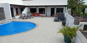 Kolam renang outdoor