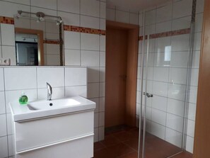 Apartment, 1 Bedroom | Bathroom - Lovely Luxury Apartement With Private Entrance in Luxembourg (Saeul)