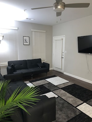 Apartment, 2 Bedrooms, Accessible, Patio | Living room