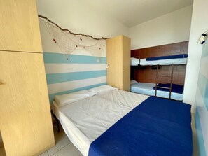 Estudio, varias habitaciones, balcón | 1 habitación 