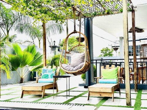 Nubian Villa-A Tropical Gem with Pool and Hot Tub